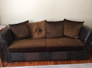 Masko kadife koltuk takımı 2 adet üçlü ve iki adet tekli koltuk.