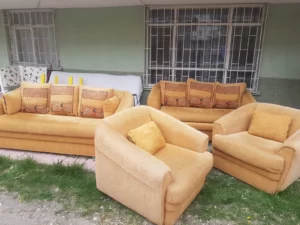 3 parça deri koltuk takımı 250 lira 11 Temiz kullanılmış bakımlı sarı koltuk takımı FİYATI: 500 TL