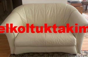 Krem rengi ikili deri koltuk yeni durumda ihtiyaç fazlası depoda duruyor
