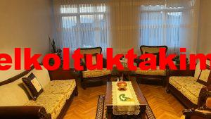 3+2+1+1 fazla yıpranmamış bir koltuk takımı farklı marka ve model