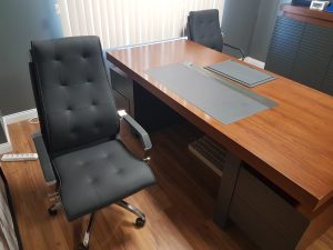 Defolu spot koltuk takımı Farklı büyüklüklerdeki Duvar renklerine uygun 20 İKİNCİ EL OFİS KOLTUK TAKIM VE MASA TAKIMI