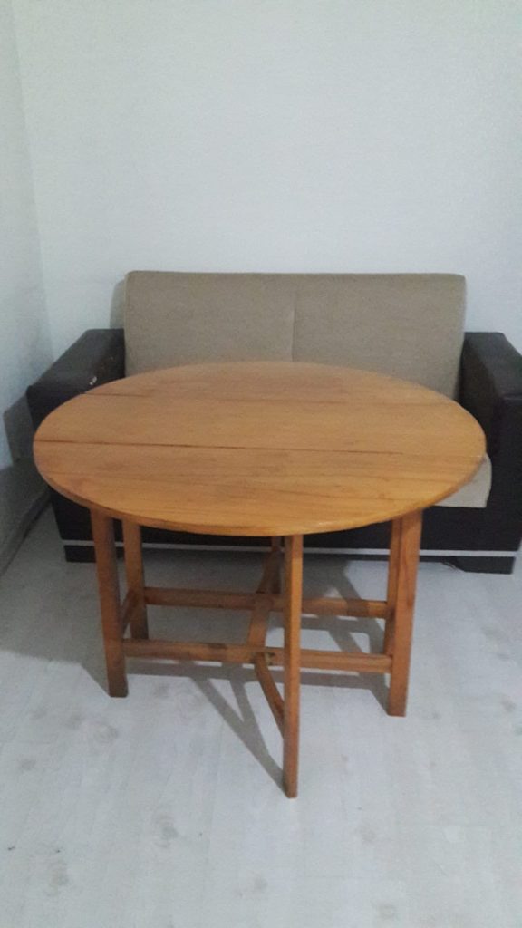 spot yuvarlak katlanir yemek masasi 1